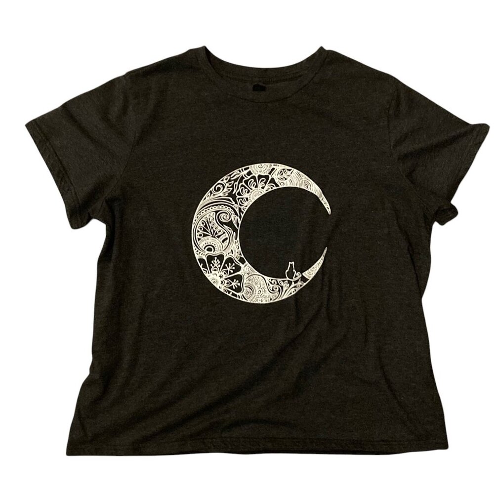 Women's SHEIN CURVE Cat on a Floral Crescent Moon Graphic Tee T-Shirt Size XL